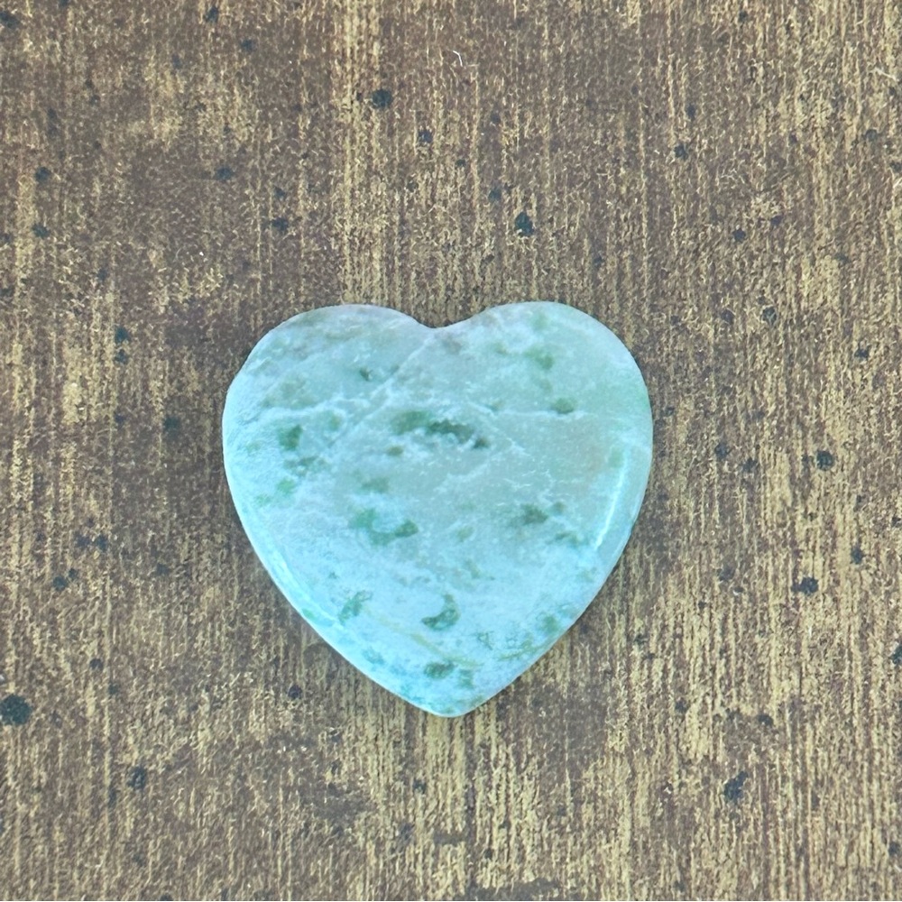 Green Gemstone Mini Undrilled Heart (NWOT)